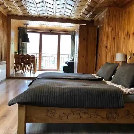 Karolina Centrum بيت ضيافة 3*